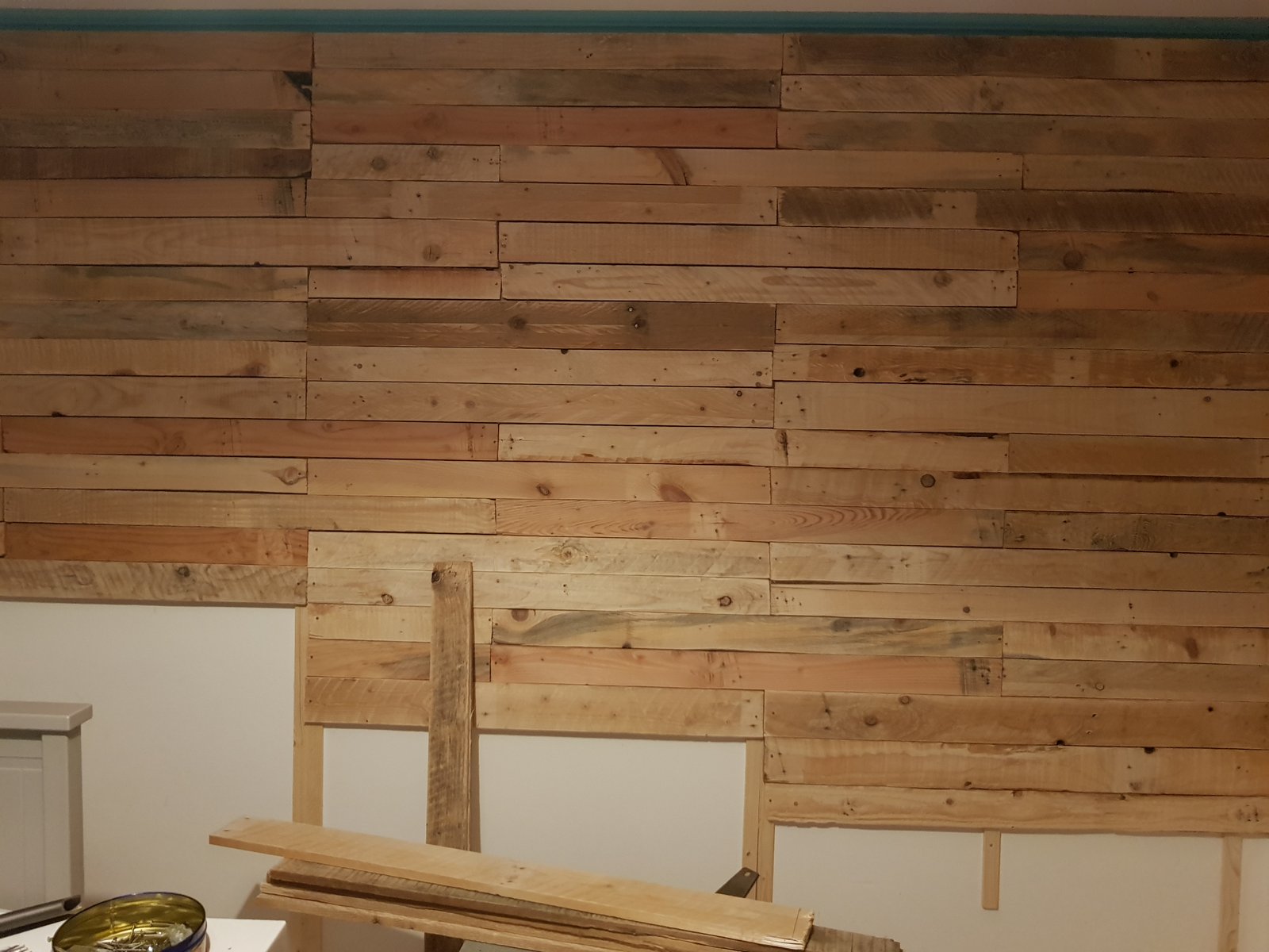 recycled wood board pallet board wall