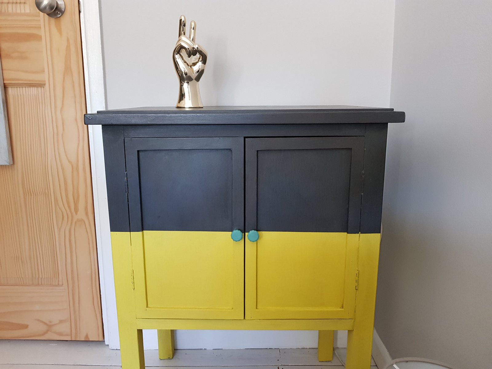 using-chalk-paint